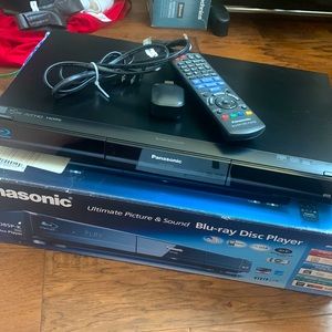 Panasonic. Blu-ray Disc player.  DMP.  -BD85P-K